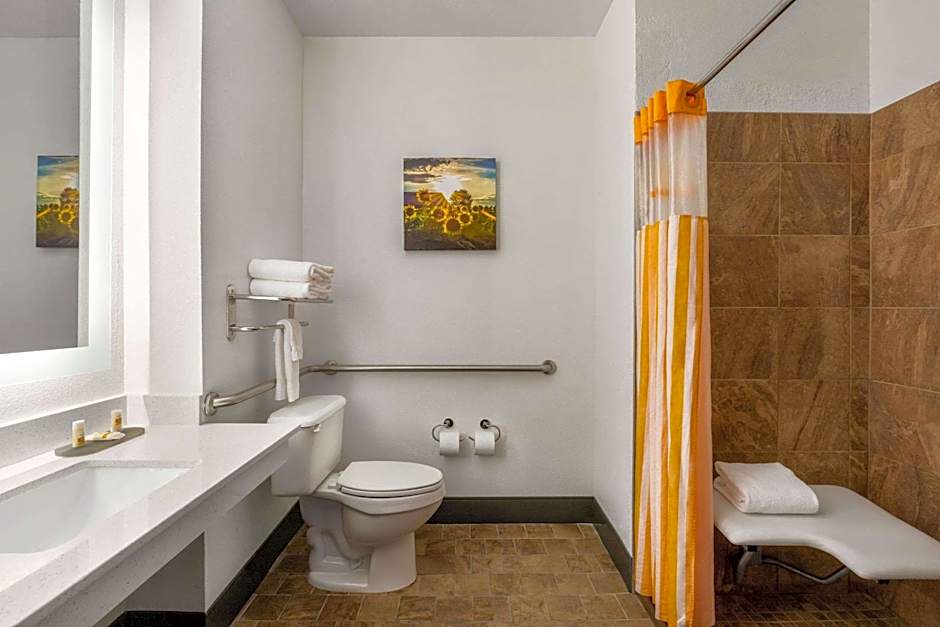 La Quinta Inn & Suites by Wyndham Dublin