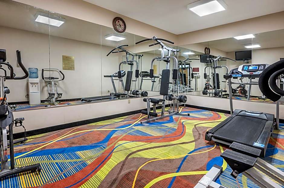 Quality Inn & Suites Near Amish Country