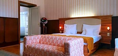 Deluxe Double or Twin Room with Spa Bath