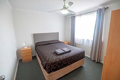 Deluxe Spa Holiday Unit