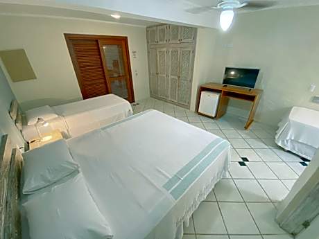 Deluxe Family Suite