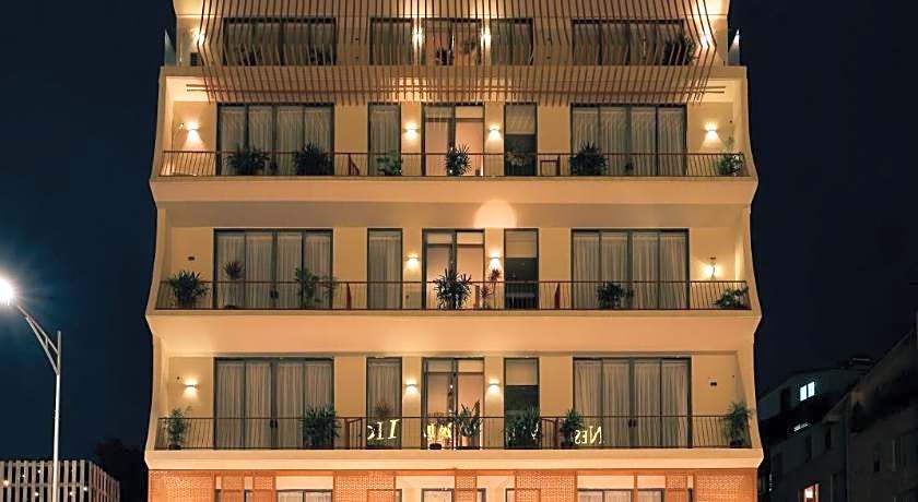 Len Hotel
