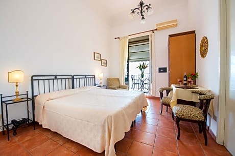 Standard Double Room with Balcony and Sea View