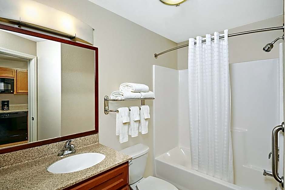 Candlewood Suites Milwaukee Airport - Oak Creek By IHG
