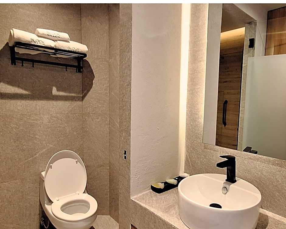 Hotel Block Suites