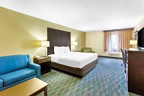 Deluxe King Room - Non-Smoking