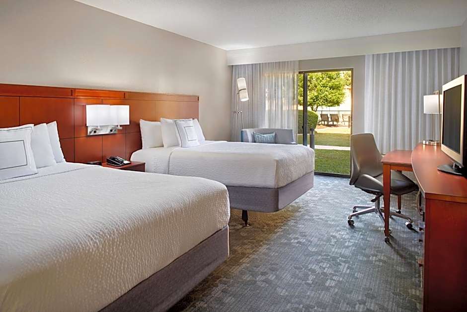 Courtyard by Marriott Fayetteville