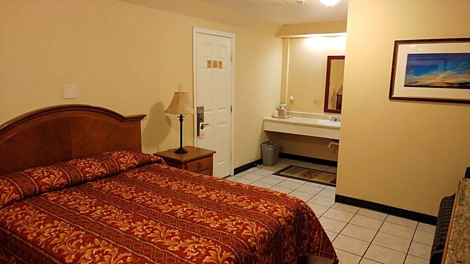 Country Regency Inn & Suites