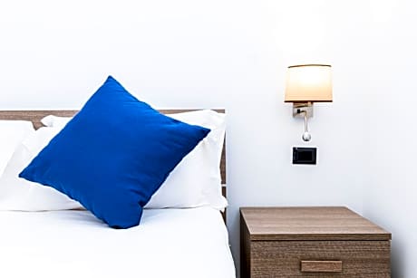 Apartment with Mountain View