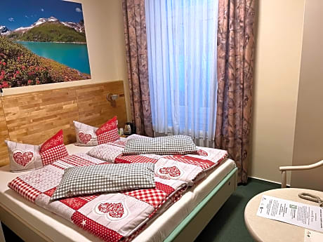 Small Double Room - railroad side