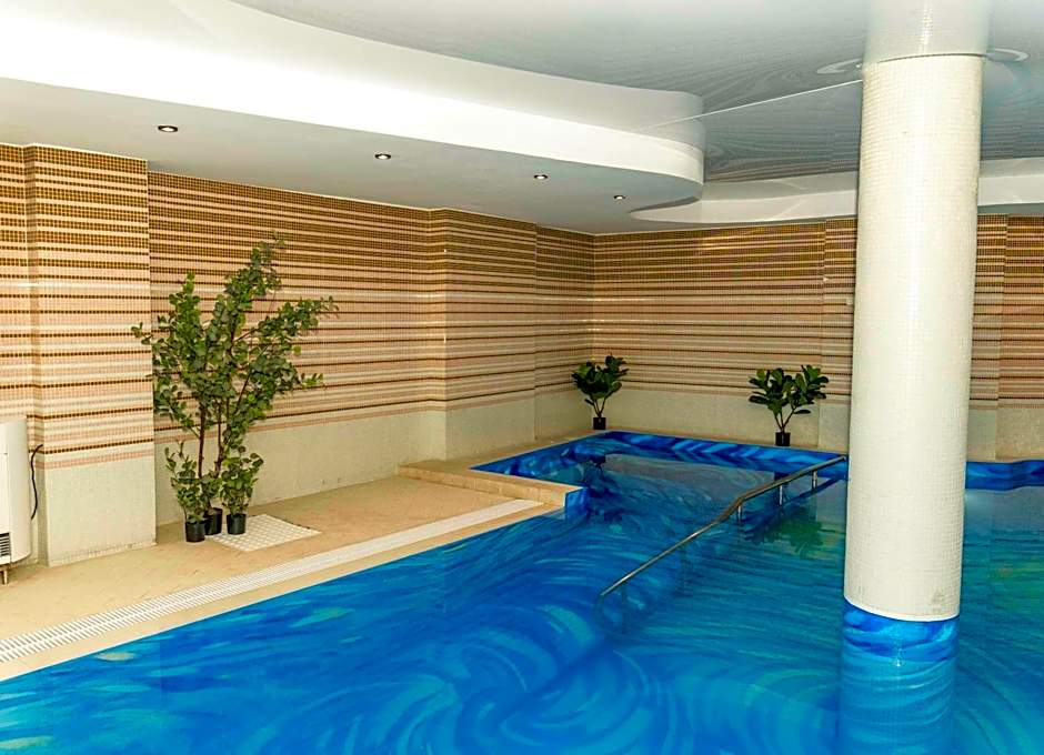 Cosmopolitan Hotel & Wellness