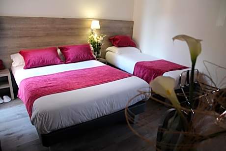 Triple Room (1 Double Bed + 1 Single Bed)