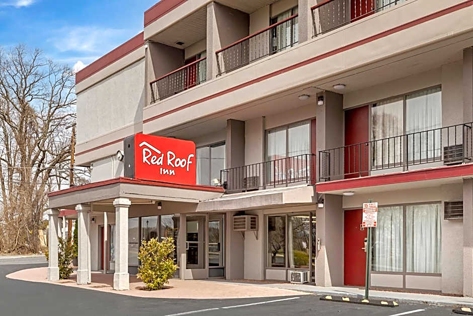 Photo 1 of 37 of Red Roof Inn Stroudsburg