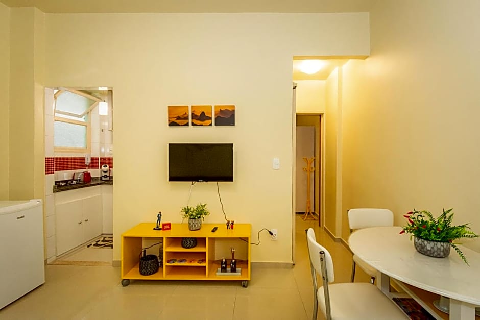 Confortavel apto a 280m da Praia de Copacabana RJ