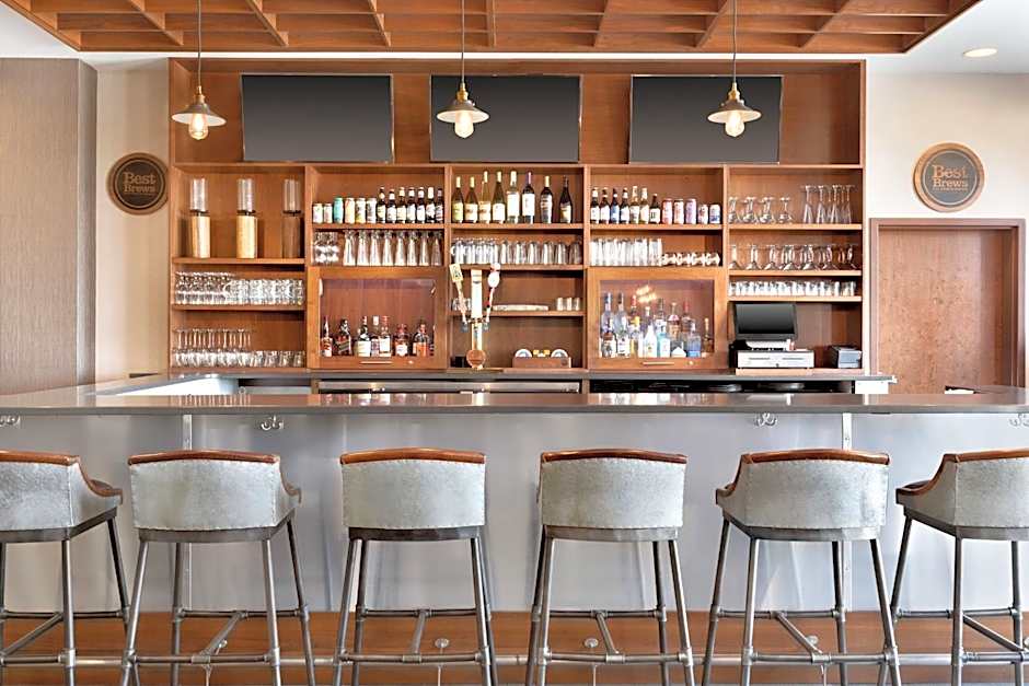 Four Points by Sheraton Fargo Medical Center