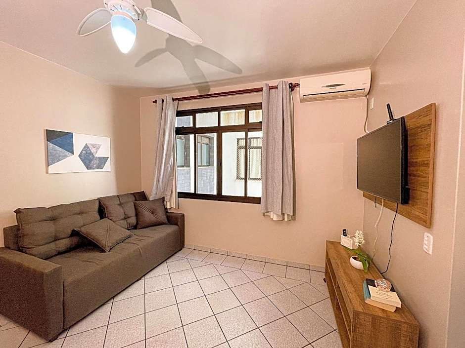 Apê com Garagem, Wi-Fi e A/C | 300m Canasvieiras