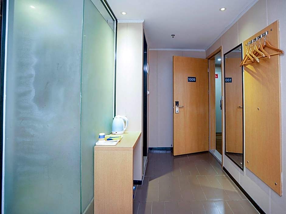 7 Days Inn Yunfu Luoding Central