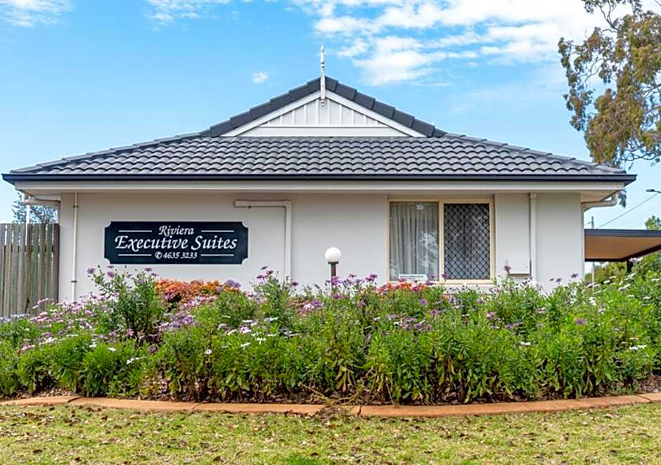 Riviera on Ruthven Motel