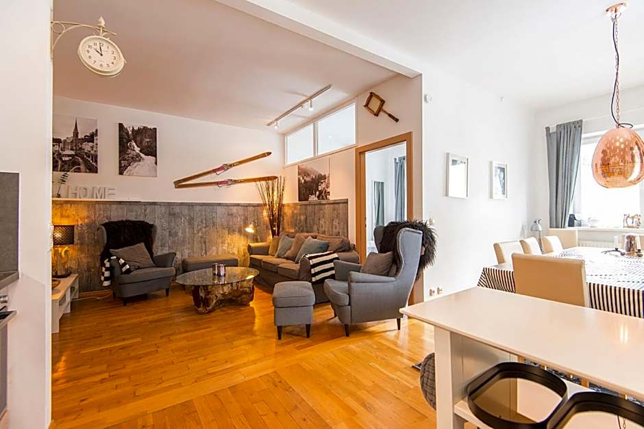 Residenz Lothringen by AlpenTravel