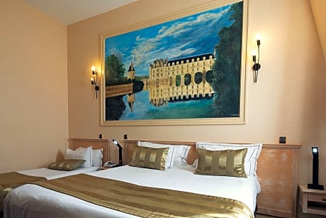 1 King 1 Single, Non-Smoking, Family Room