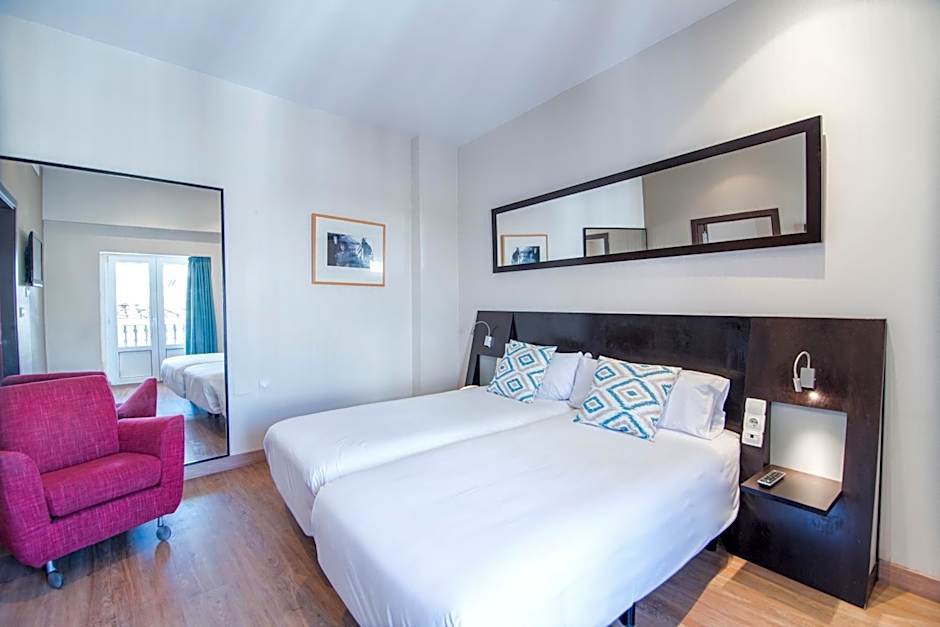 Petit Palace Plaza de la Reina