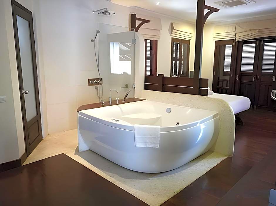 Ancient Luang Prabang Hotel (Ban Phonheuang)