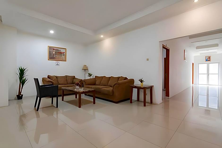 RedDoorz near Exit Toll Moh Toha