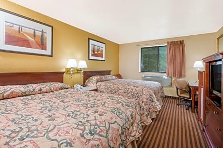2 Queen Beds Non-Smoking