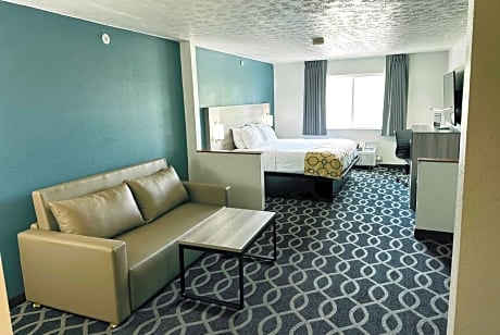 Deluxe King Studio Suite - Non-Smoking