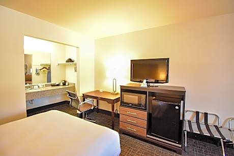 Double Room with Two Double Beds - Non-Smoking