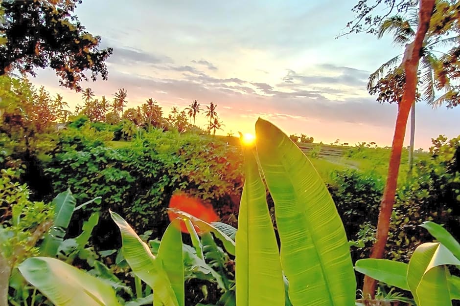 Uma Manyar Sunset Villa