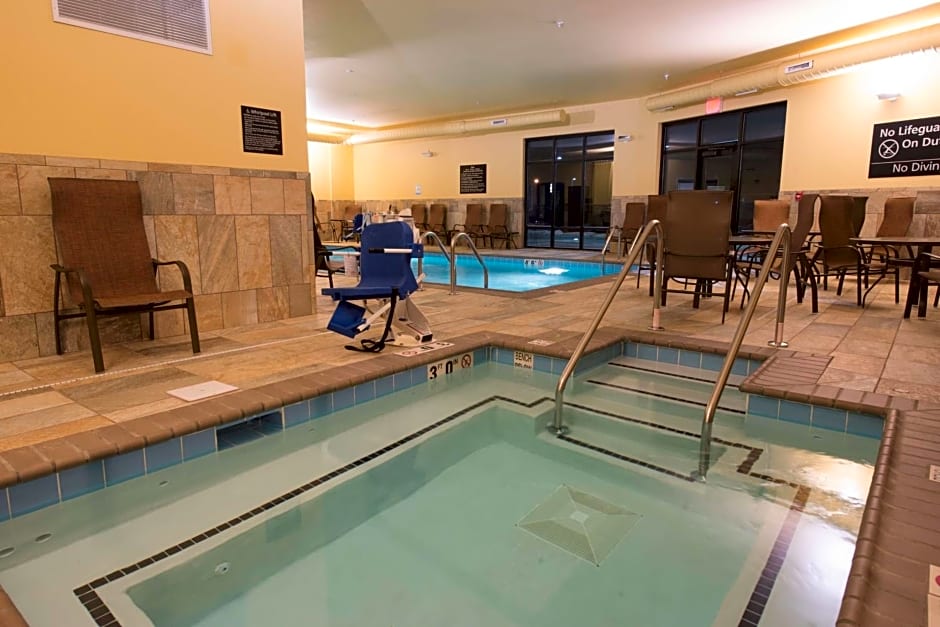 Hampton Inn By Hilton & Suites Bismarck Northwest