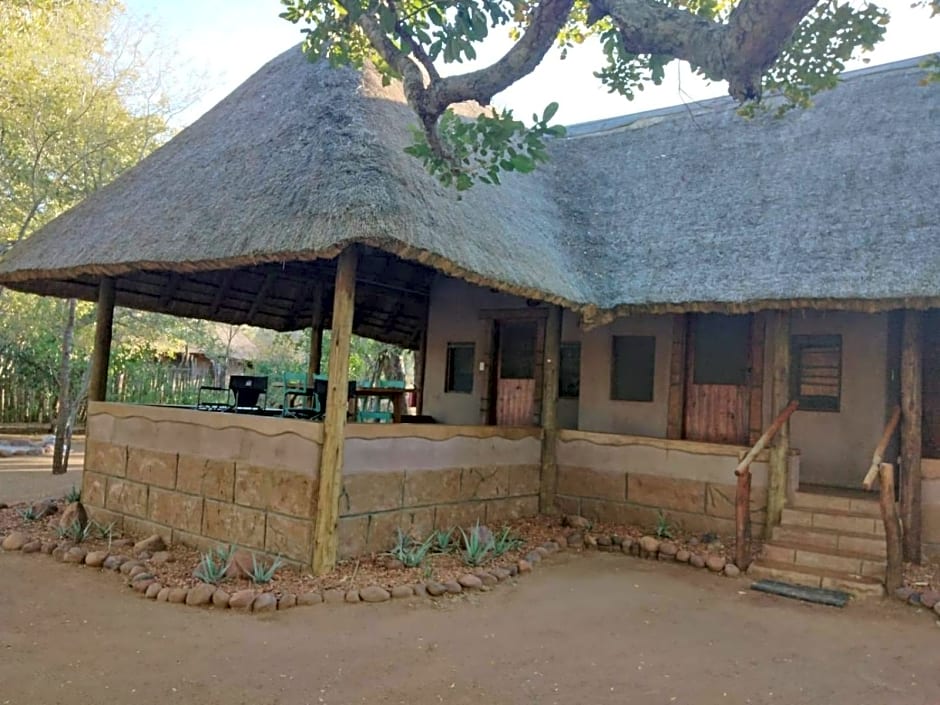 Nthakeni Bush & River Camp