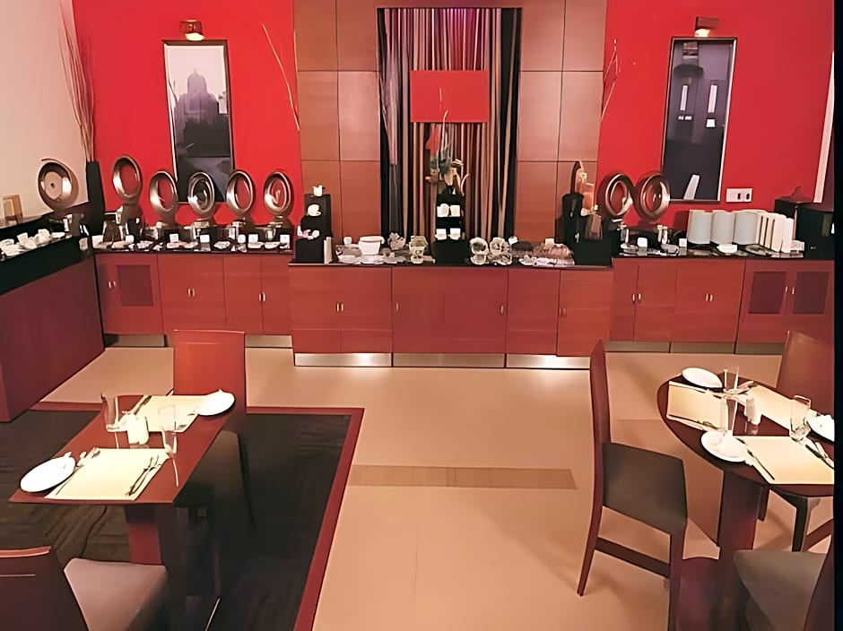 Caspia Hotel New Delhi Shalimar Bagh – Delhi, IN