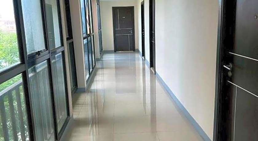 L Hotel