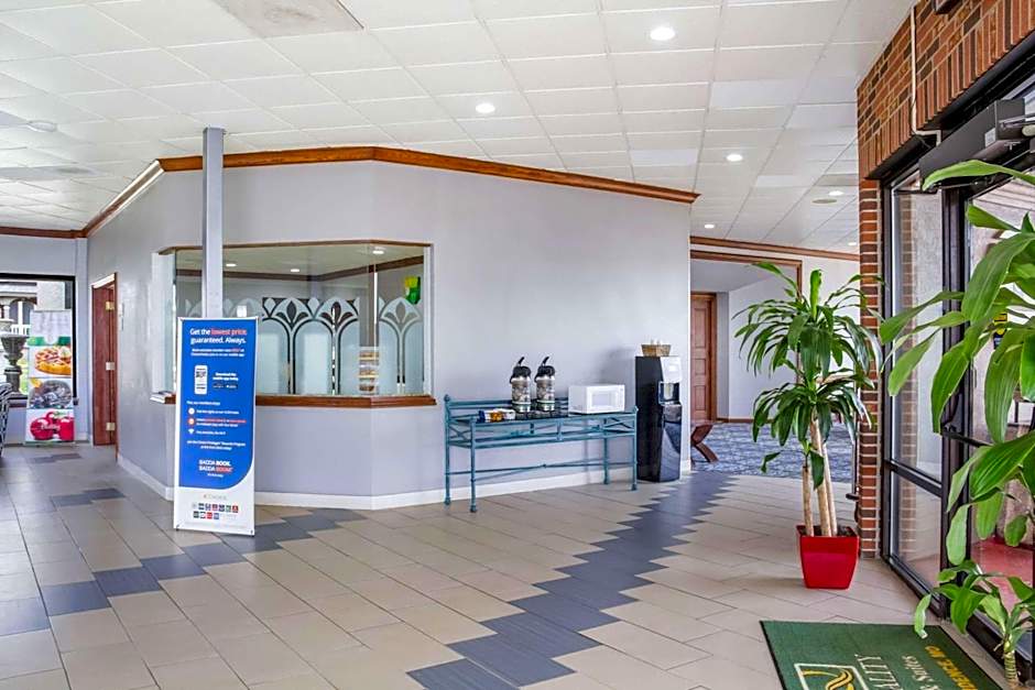 Quality Inn & Suites Kansas City - Independence I-70 East