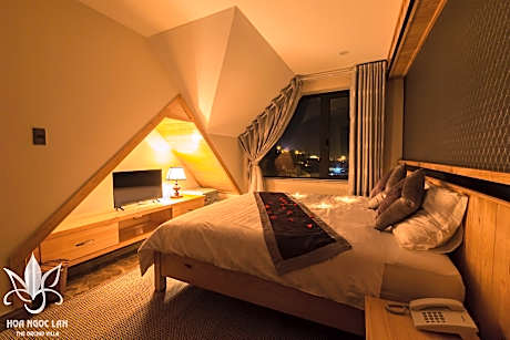 King Bed Deluxe Room