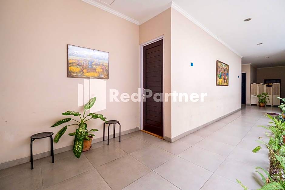 Palm Eight Mitra RedDoorz