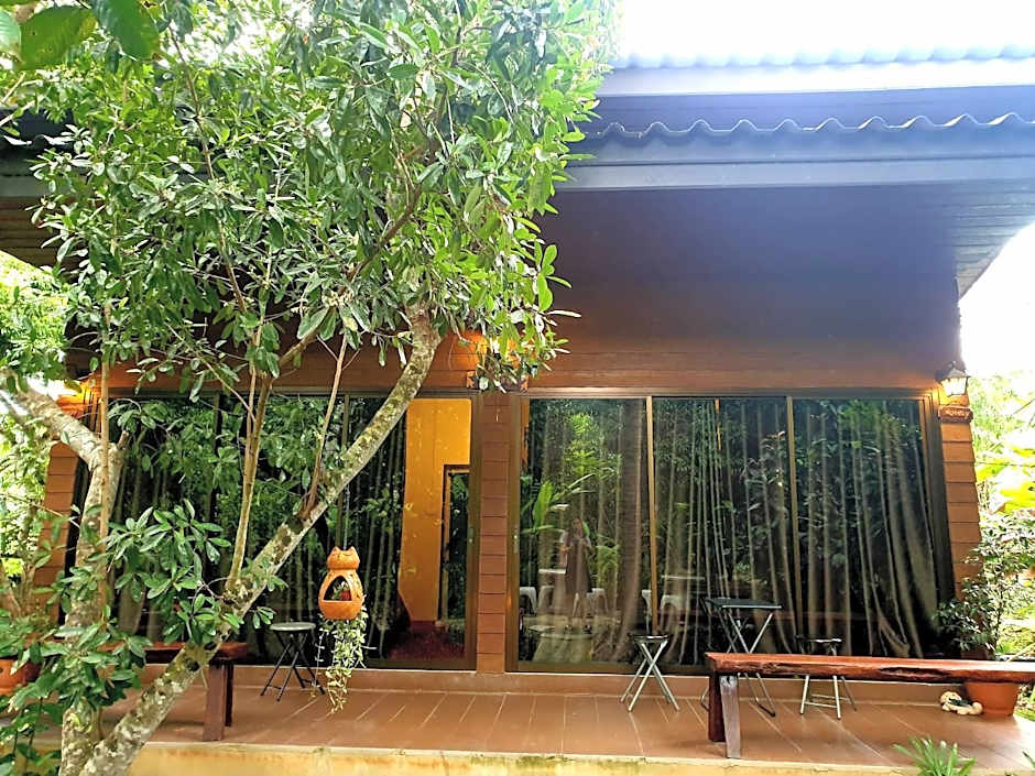 Baan Suan Phidchamika