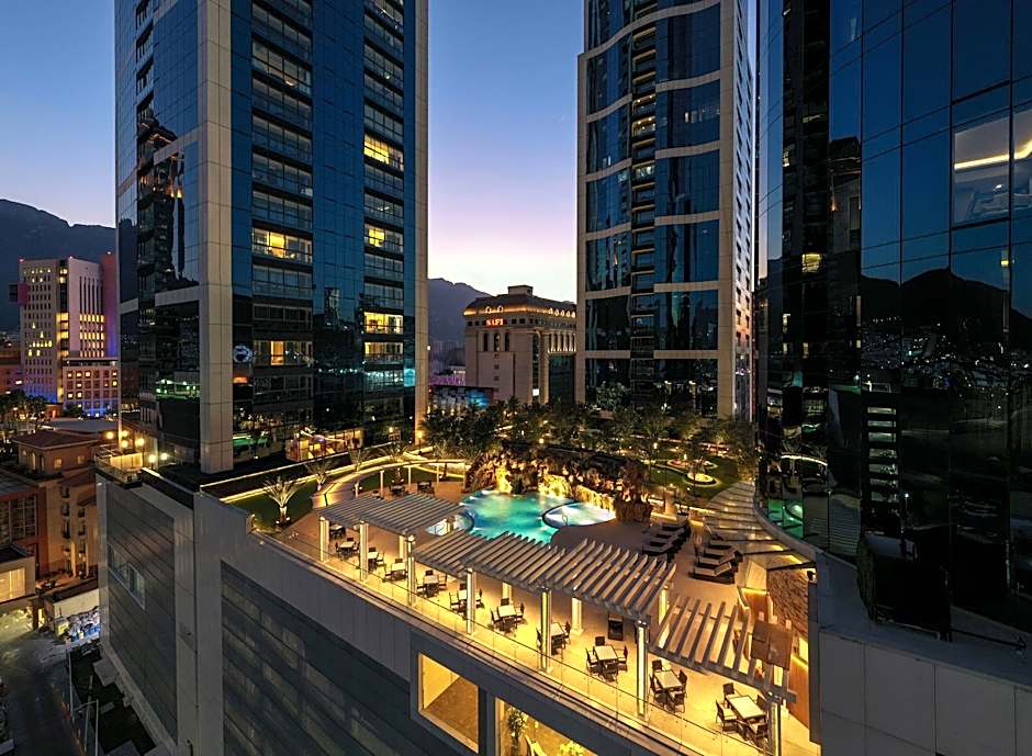 Safi Royal Luxury Metropolitan
