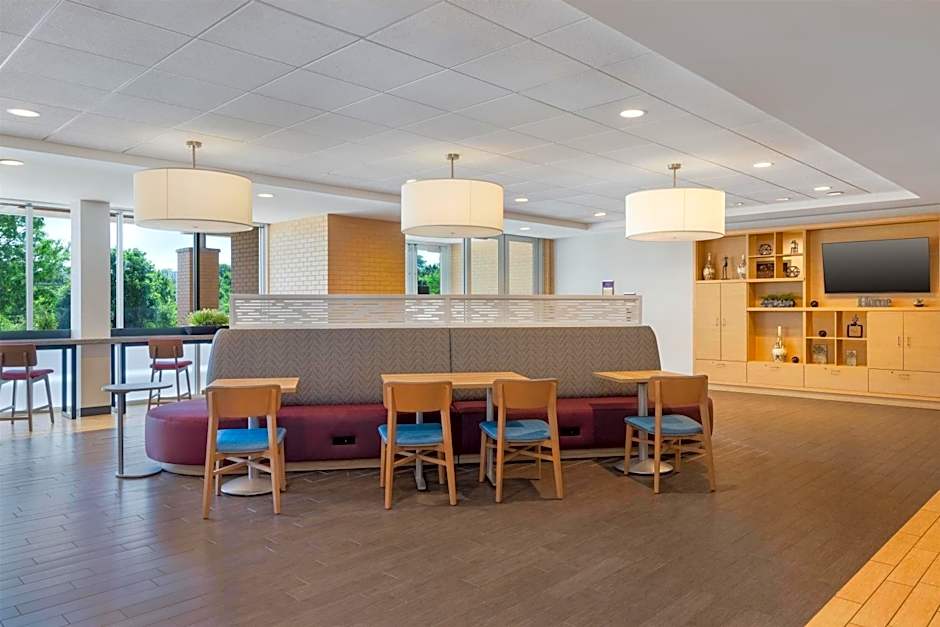 Home2 Suites by Hilton Milwaukee Brookfield