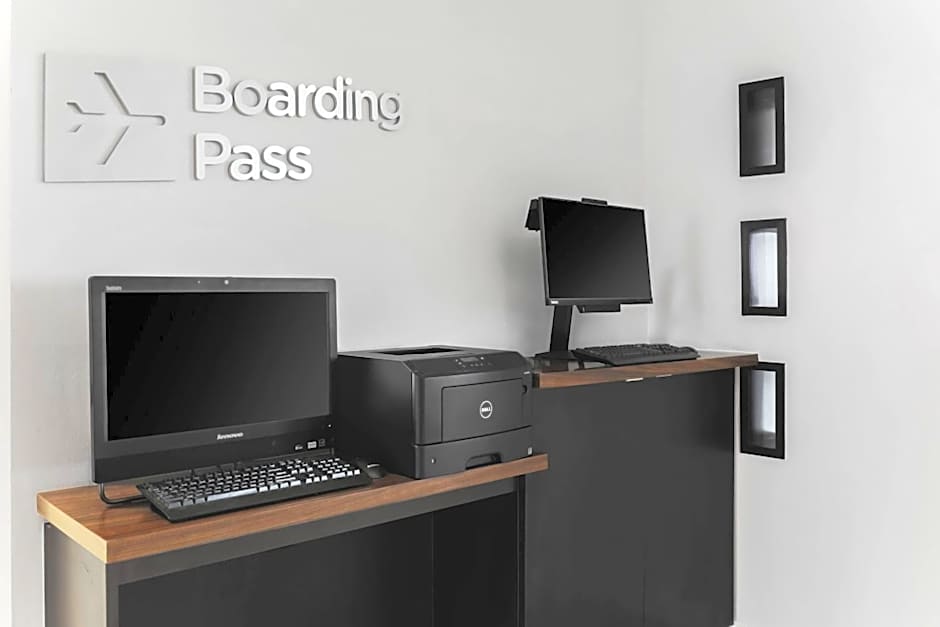 Courtyard by Marriott Austin Airport