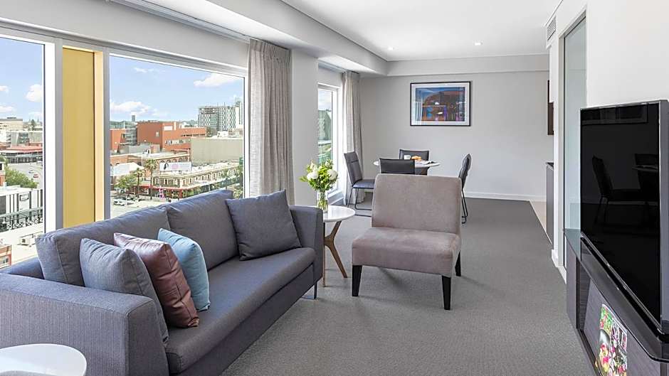 Oaks Adelaide Embassy Suites