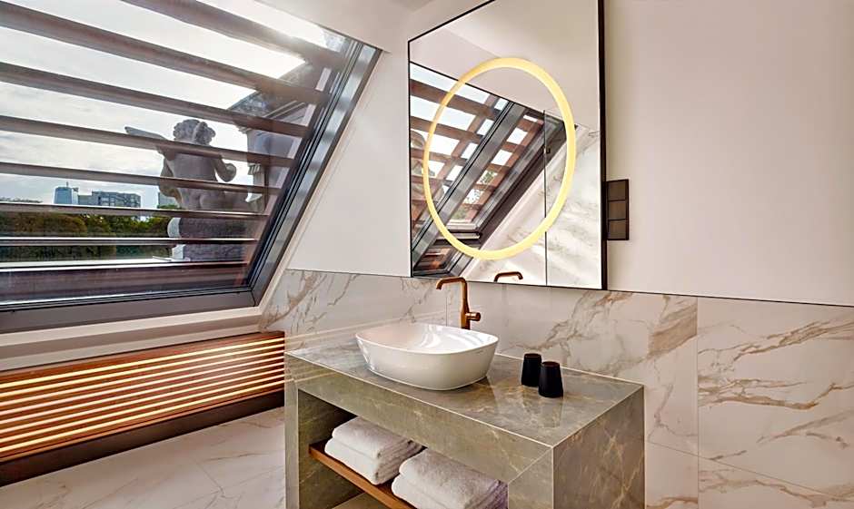 Hotel Verte, Warsaw, Autograph Collection