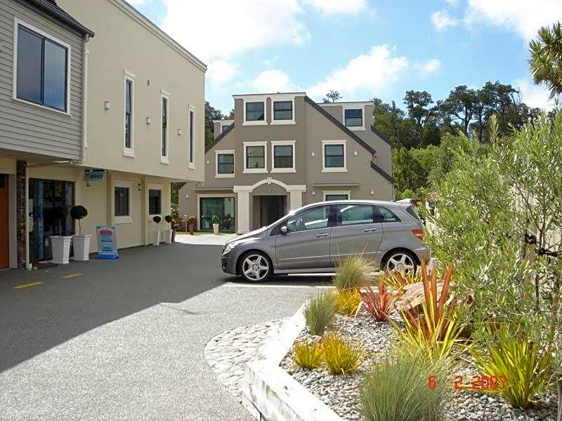 Athena Motel