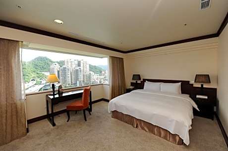 Premium Quadruple Room