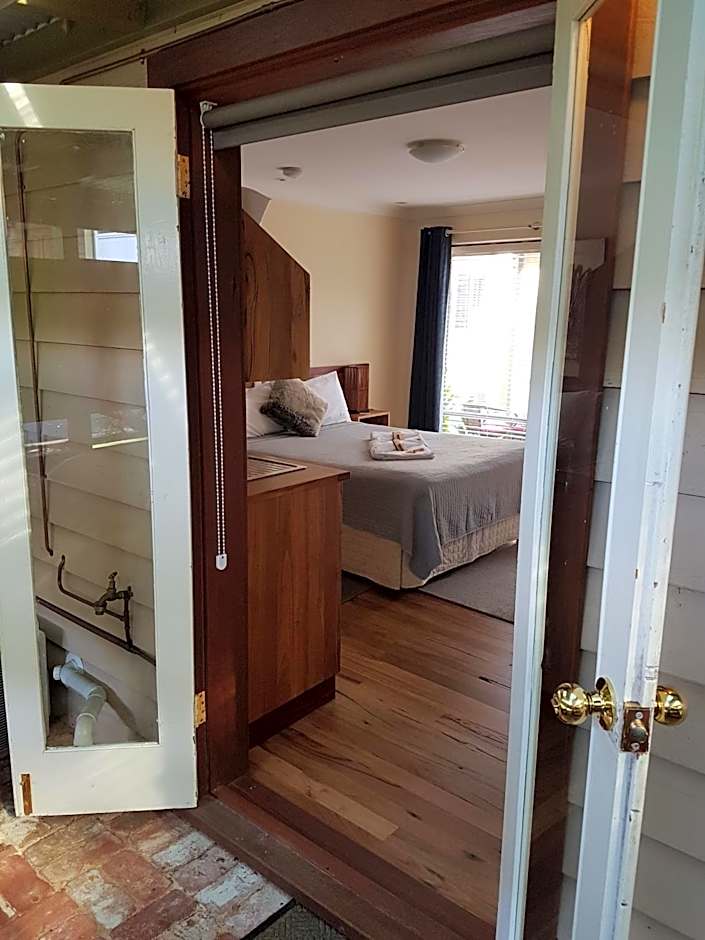 Adamsons Riverside Accommodation