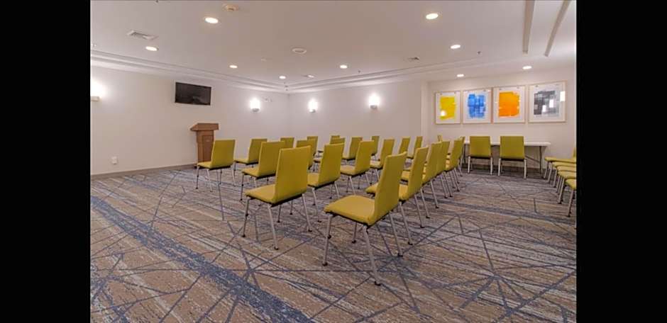Holiday Inn Express Hartford Newington By IHG