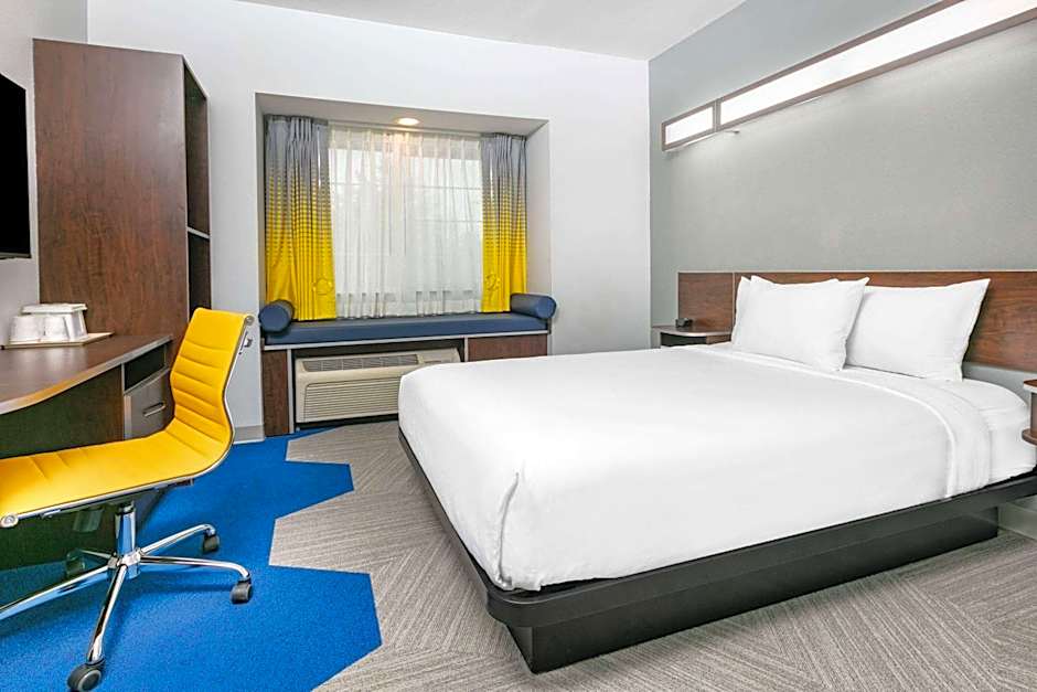 Microtel Inn and Suites by Wyndham Austin Airport