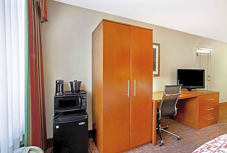 La Quinta Inn & Suites by Wyndham Williamsburg Historic Area